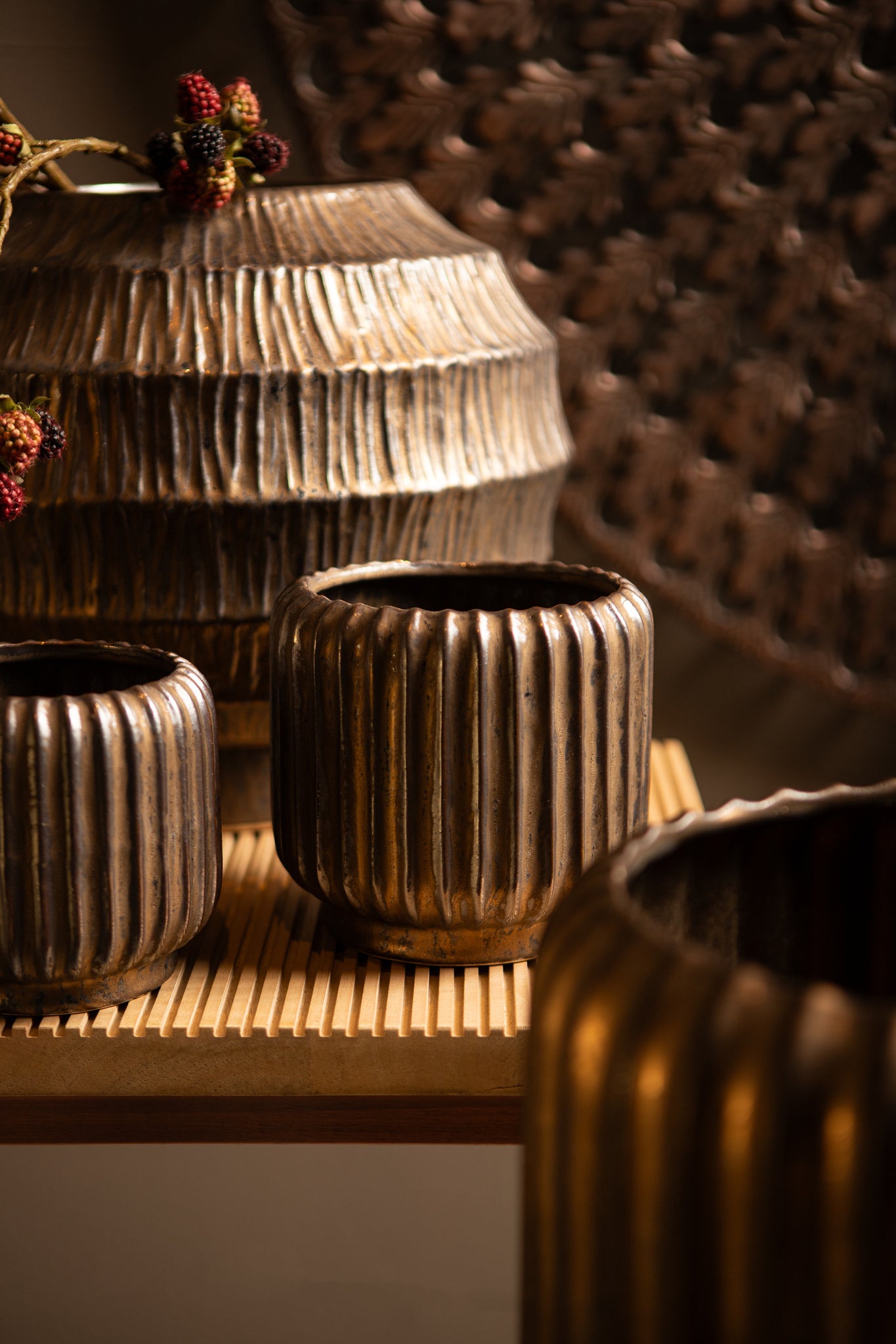 Eevie Bronze Round Ceramic Pot With Lines L