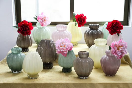 Syamer Brown Milkglass Vase Ribbed Small Border L