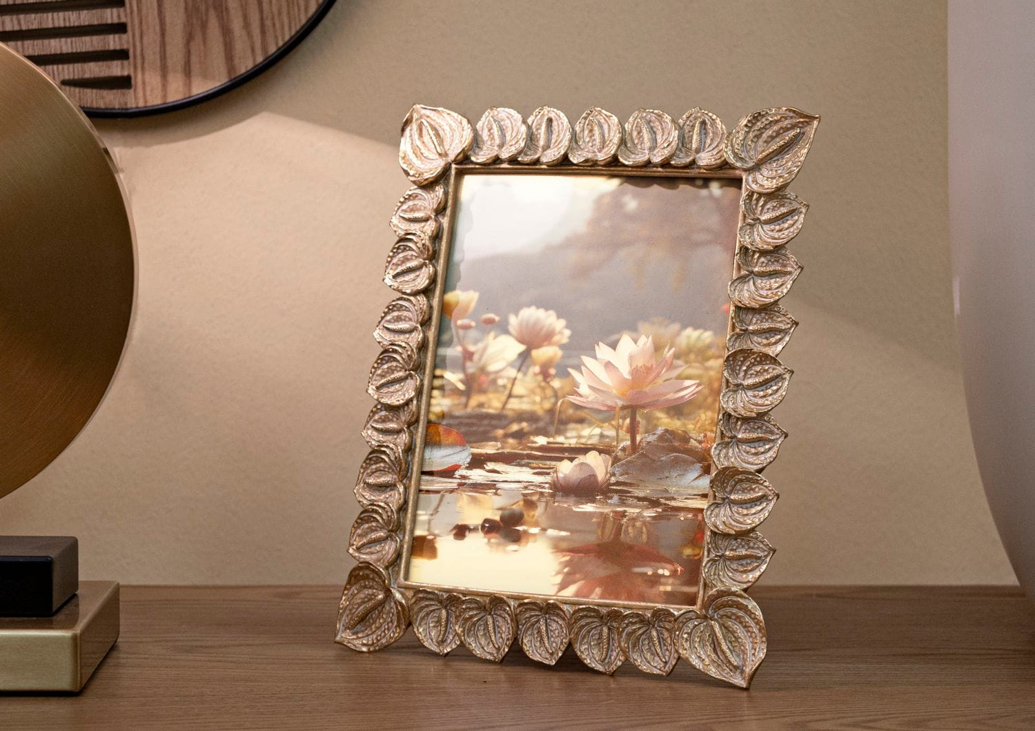 Mauro Ferretti PHOTOFRAME ANTHURIUM CM 20,5X2X26 (INSIDE PHOTO SIZE CM 15X20)