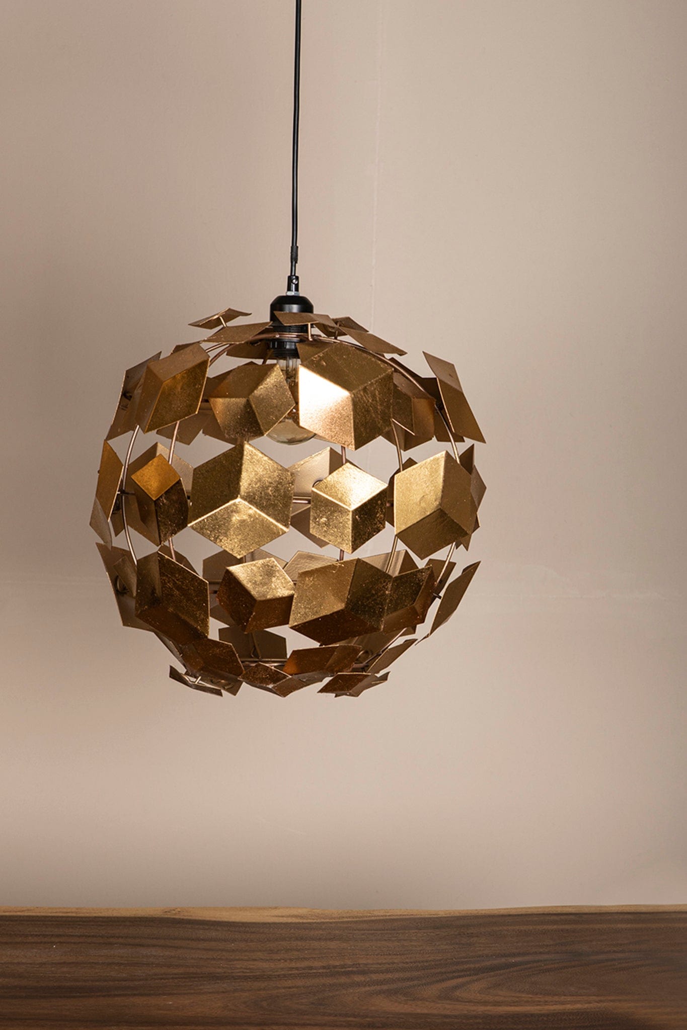 PTMD Wudy Goud ijzeren hanglamp 3D kubussen rond