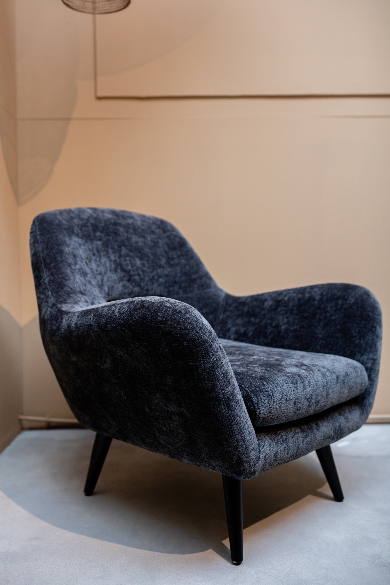 Donny Anthracite Fauteuil Black Wooden Legs