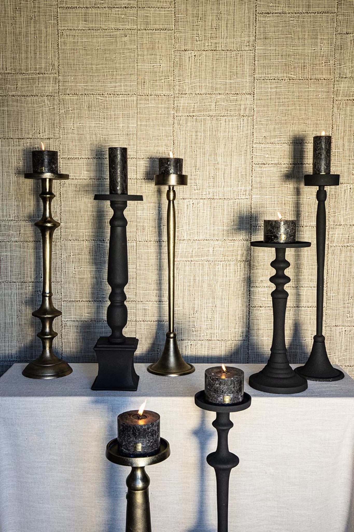 Yourney Black Casted Alu Candleholder Round High