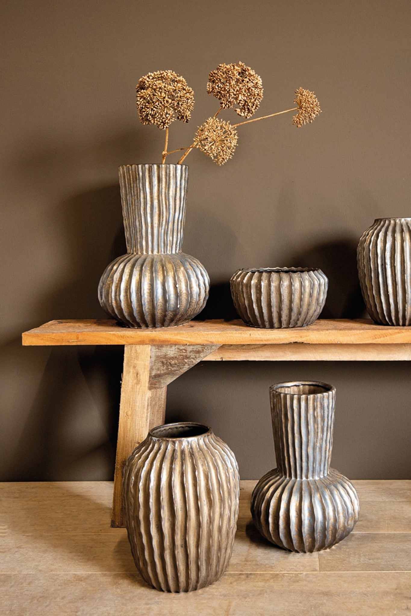 Bodi Bronze Ceramic Pot Round Bulb Ribbed M