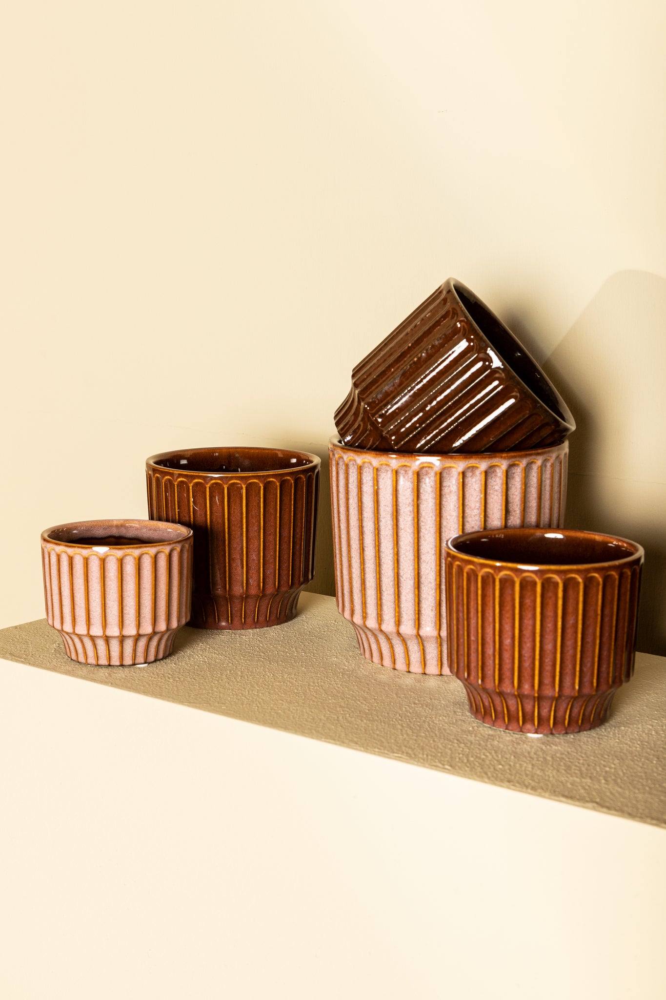 Hodor Bordeaux Glazed Ceramic Round Pot Lines L