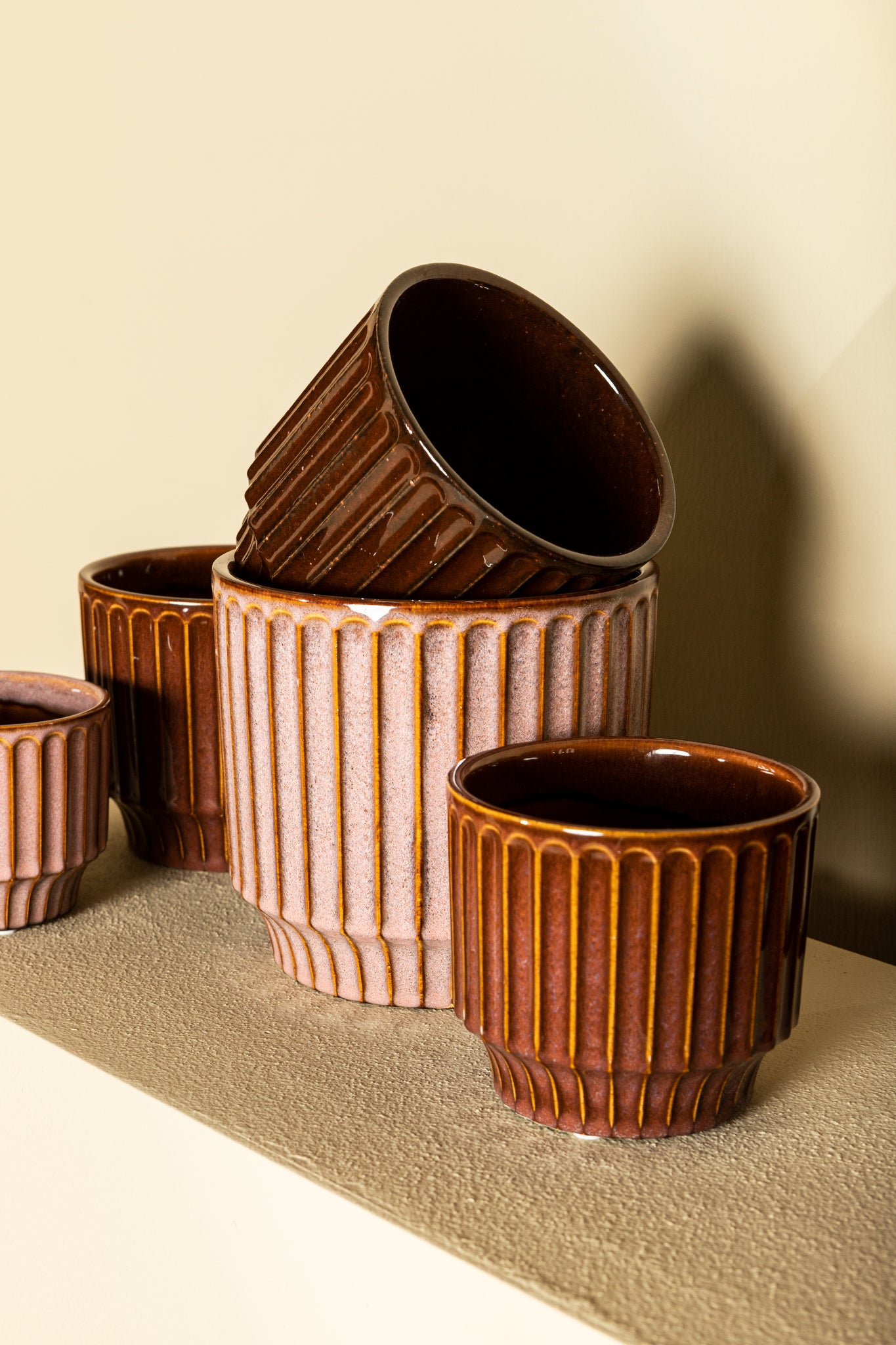 Hodor Bordeaux Glazed Ceramic Round Pot Lines S