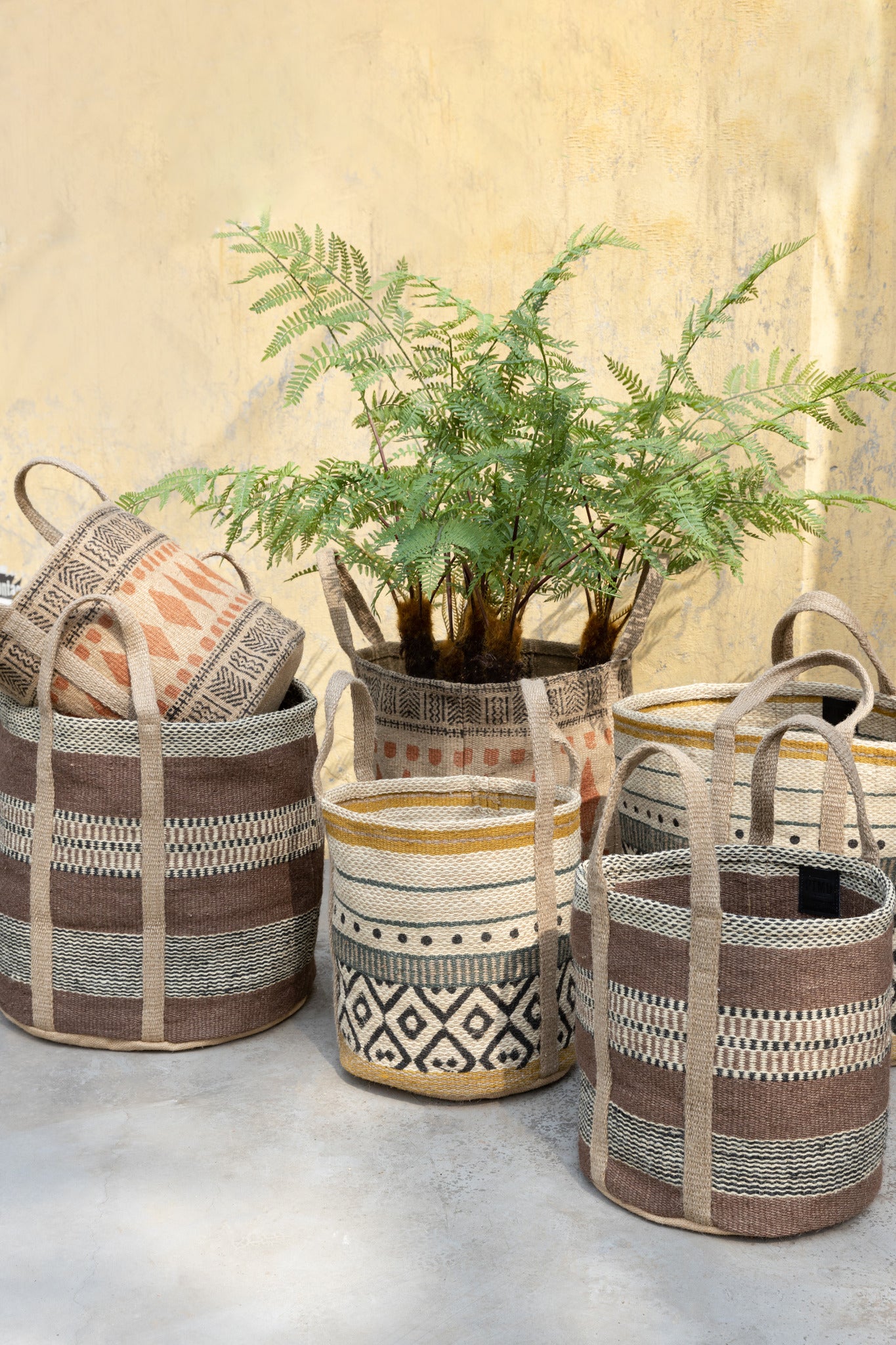 Toccara Brown Jute Round Basket Lines Pattern S