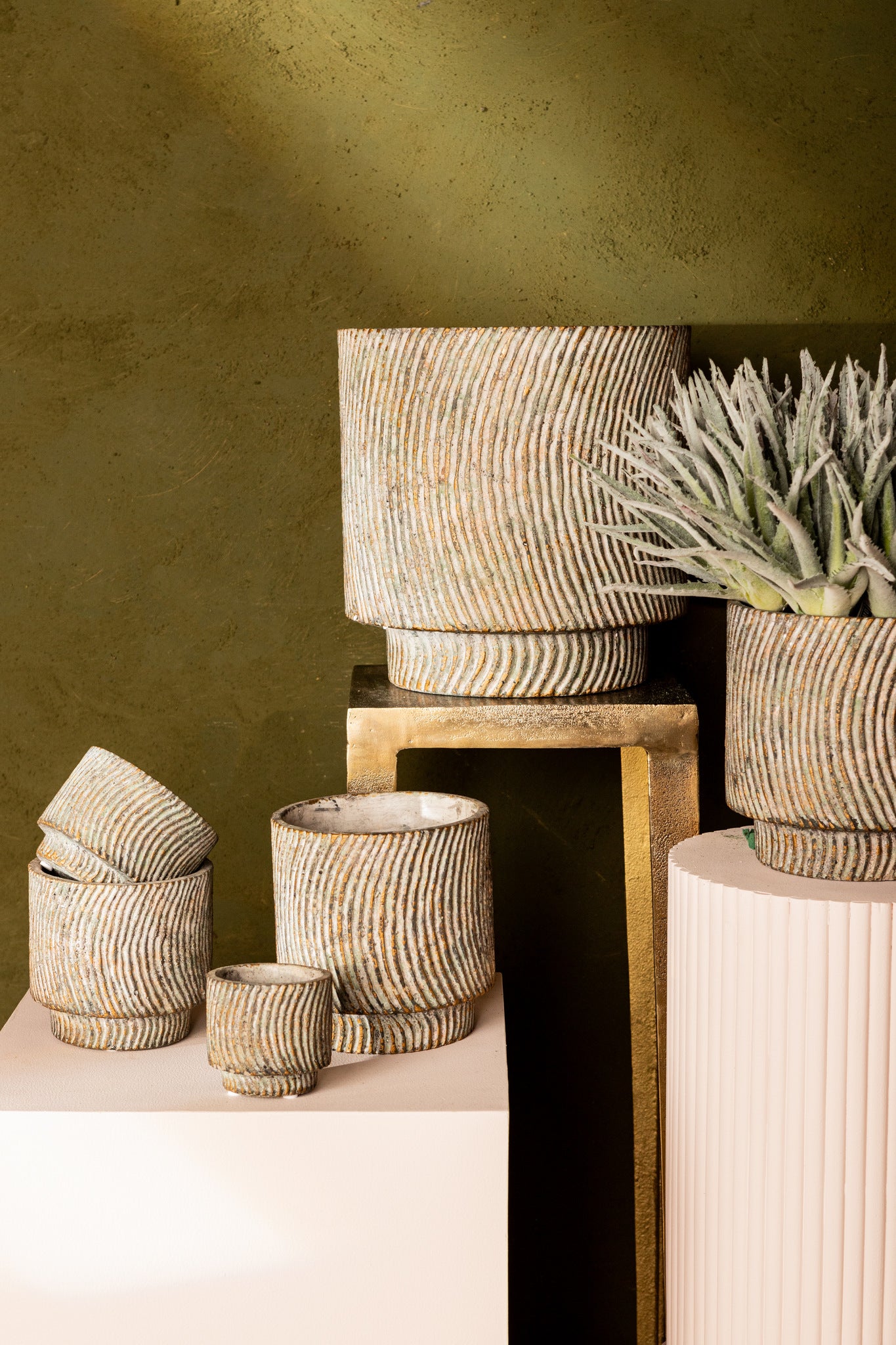 Nigel Grey Cement Round Pot Lines Pattern Big M