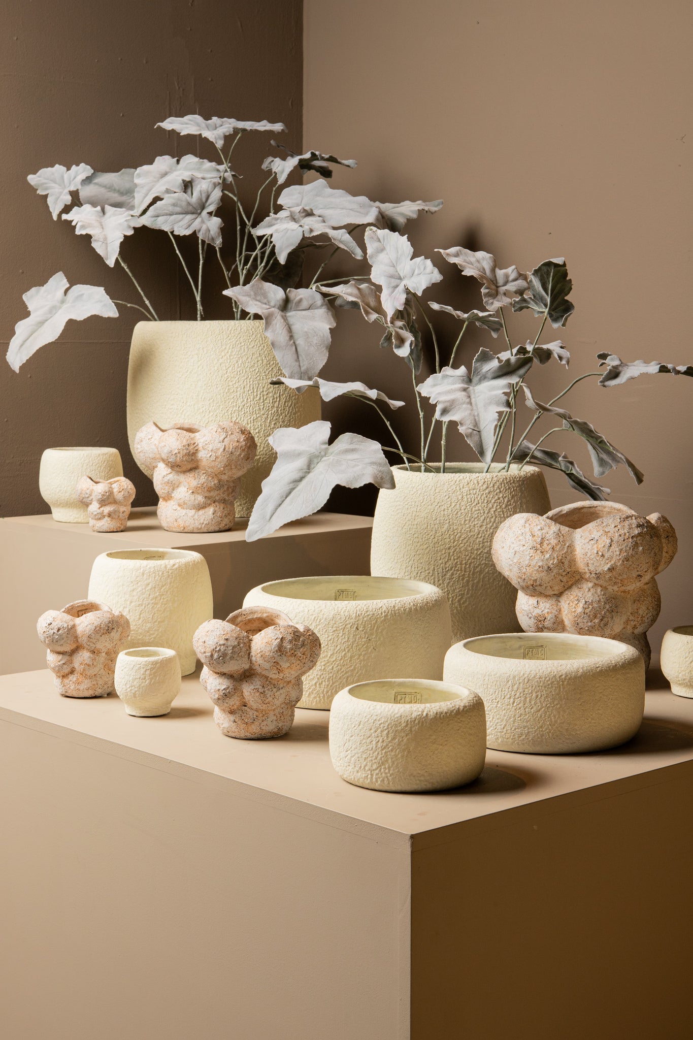 Vasilisa Cream Cement Pot Circles Rough Finish XL
