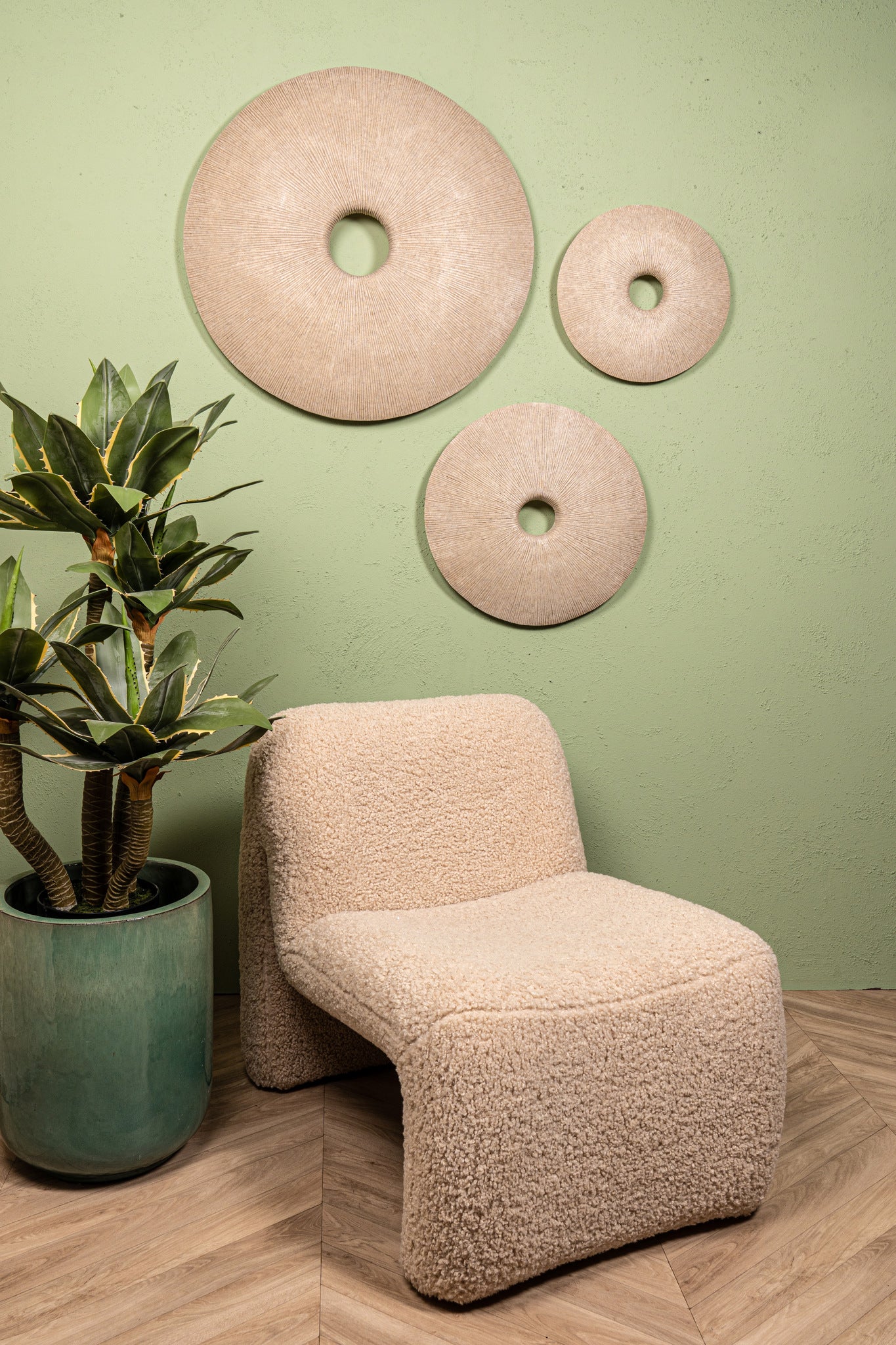 Kathelle Cream Poly Round Sandstone Wallpanel S