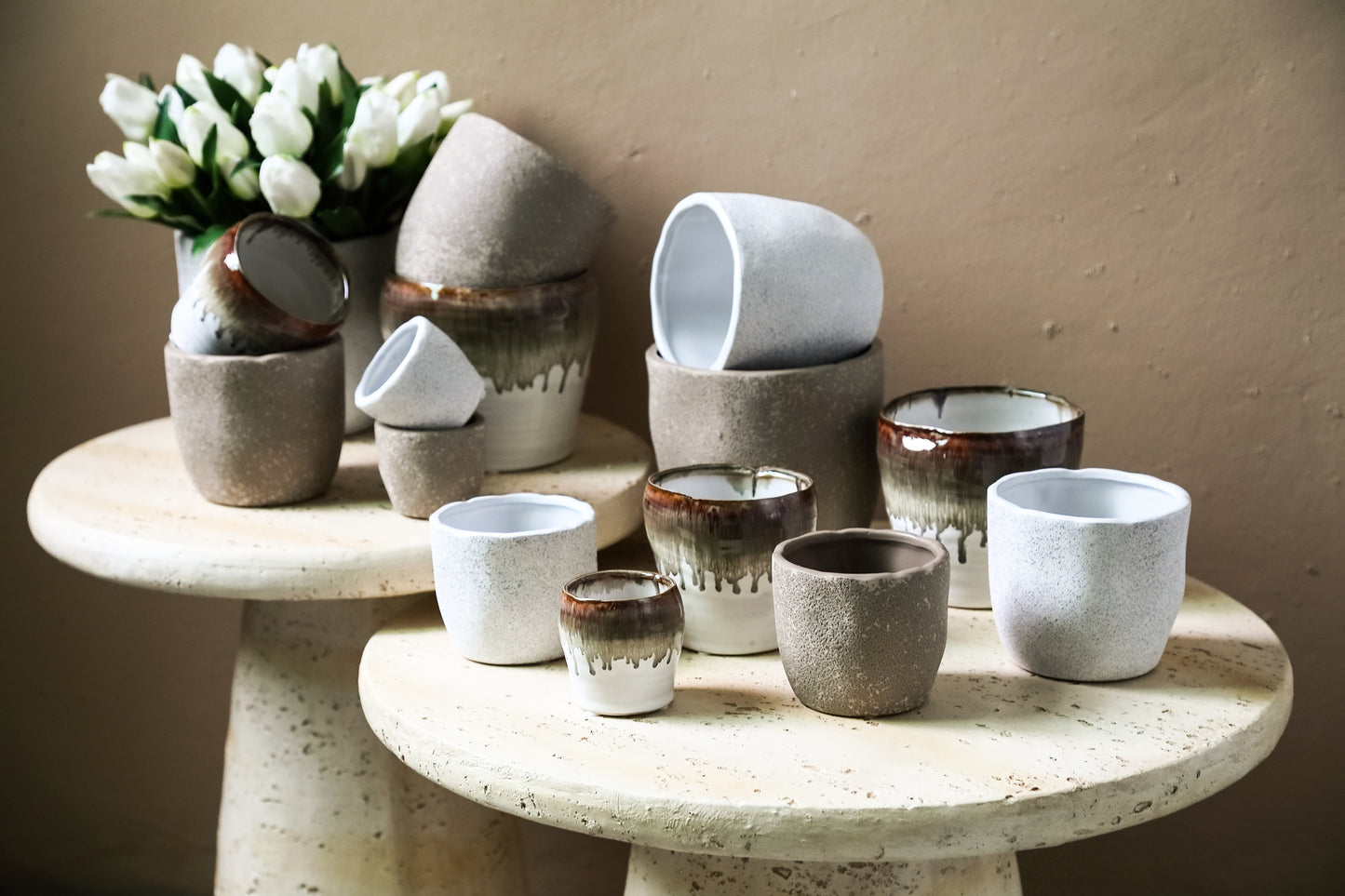 Anaraa White Ceramic Round Pot XL
