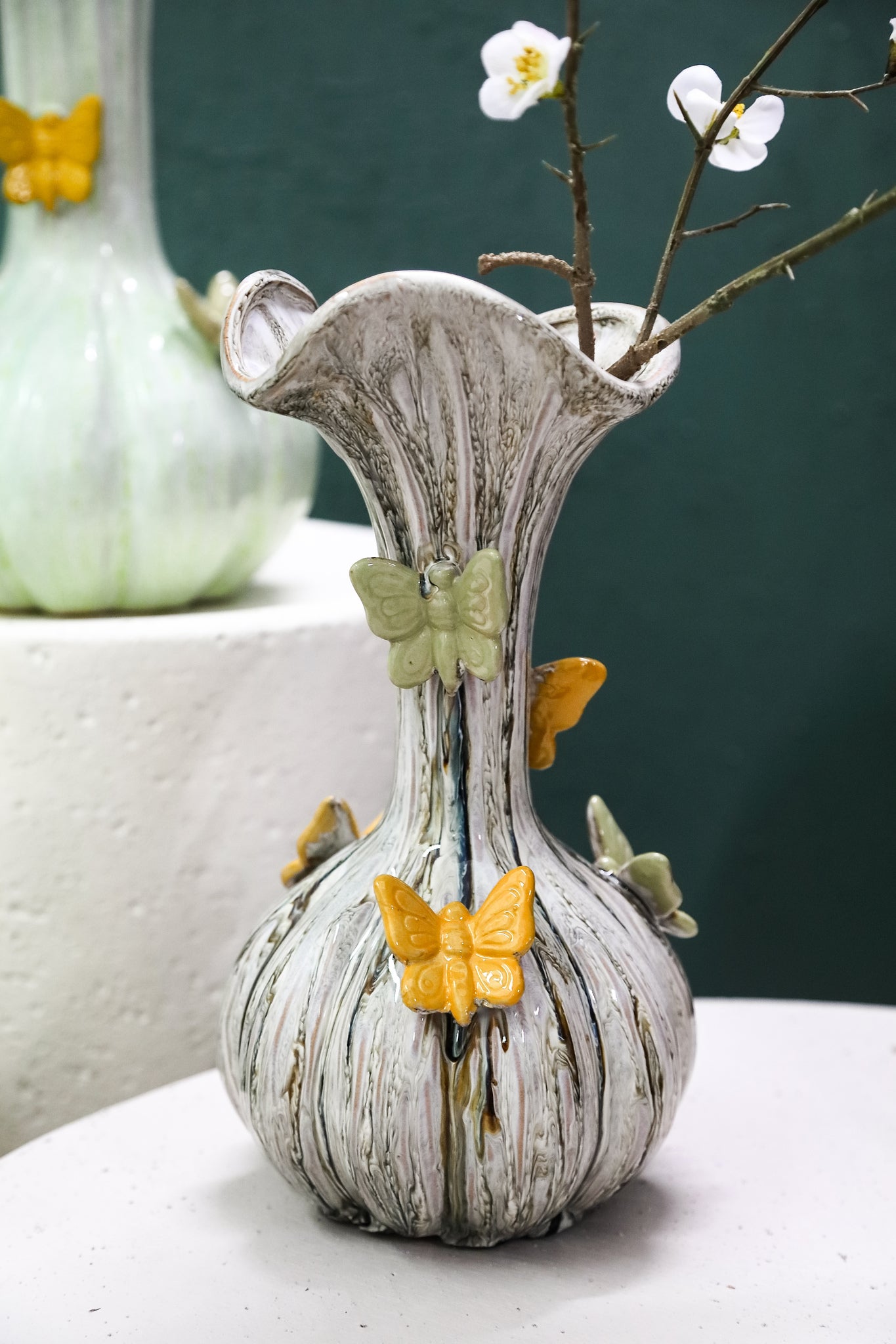 Tamarae Cream Ceramic Flowy Vase W Butterfly M