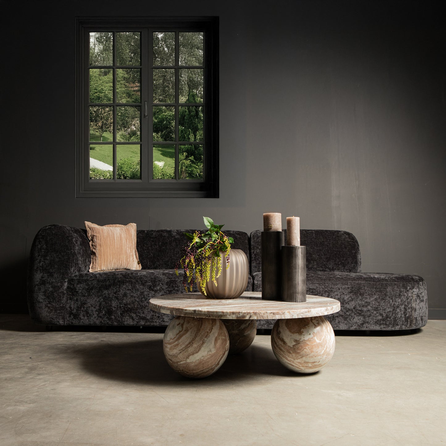 Diro Beige Marble 3 Ball Coffeetable Round